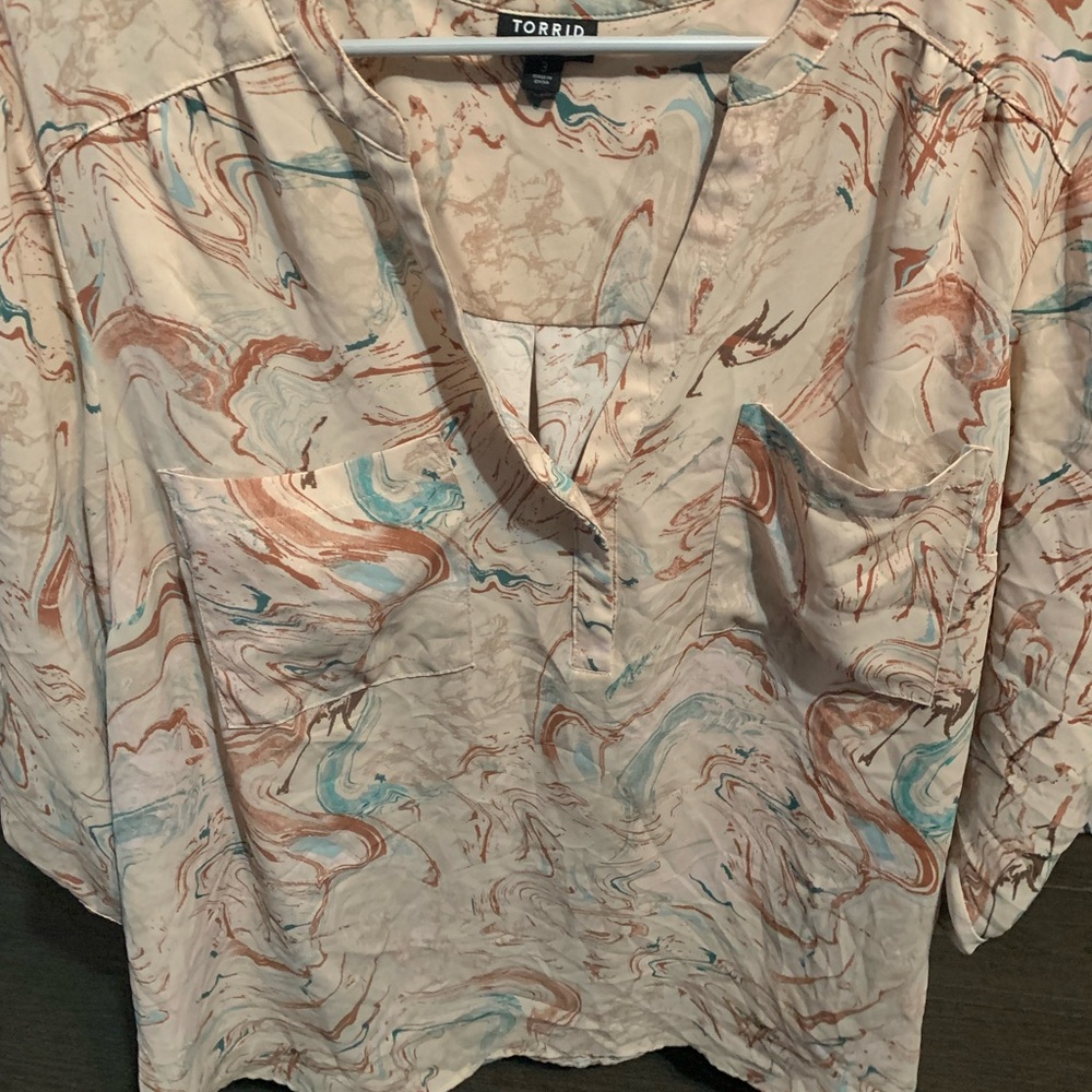 Torrid Harper 3/4 Sleeve Pullover Blouse cream colored marble print size 3